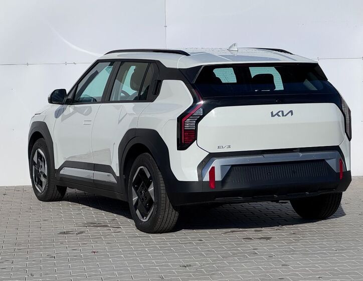 KIA EV3 6