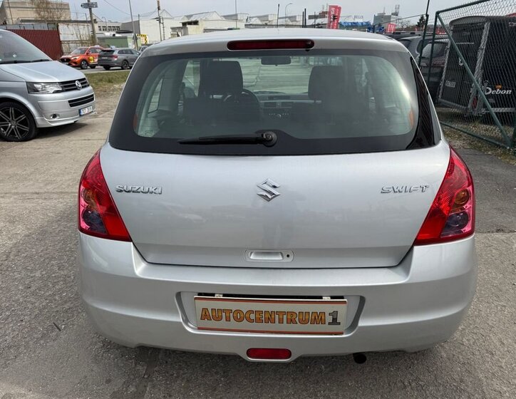 Suzuki Swift Hatchback 1,3 l 67 kw