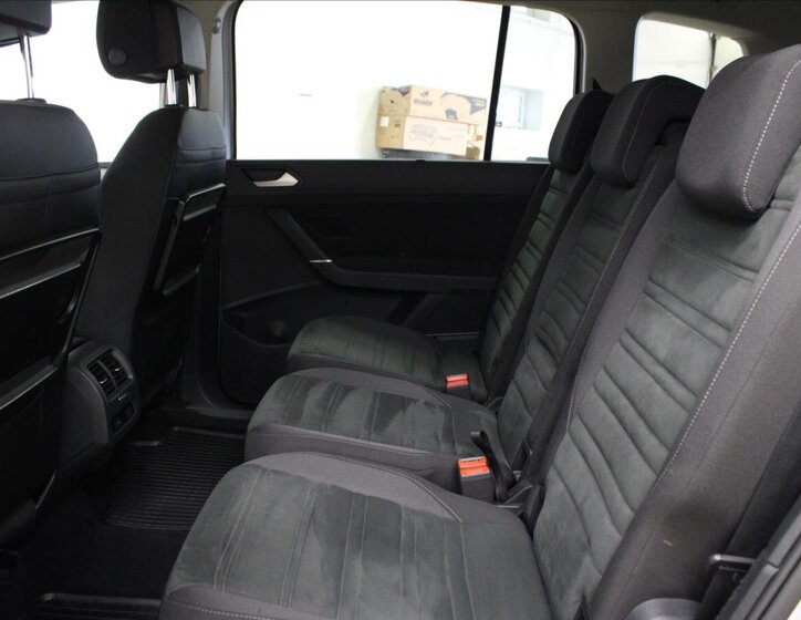 Volkswagen Touran 14