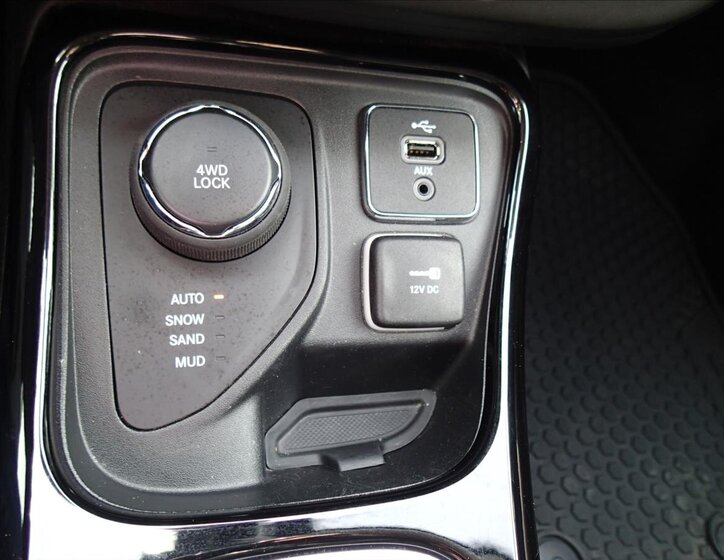 Jeep Compass SUV / Terénní 2,0 l 103 kw