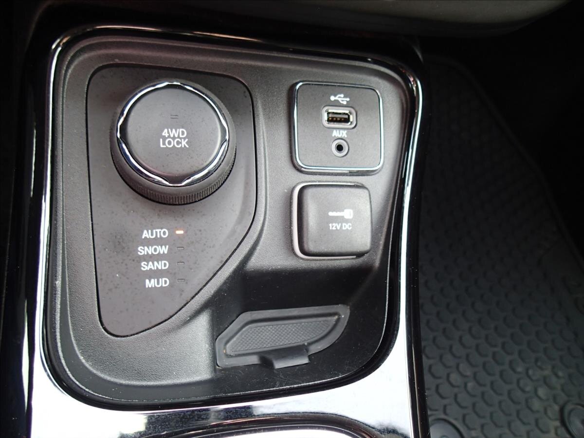 Jeep Compass SUV / Terénní 2,0 l 103 kw