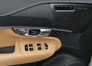 Volvo XC90 SUV / Terénní 2,0 l 220 kw