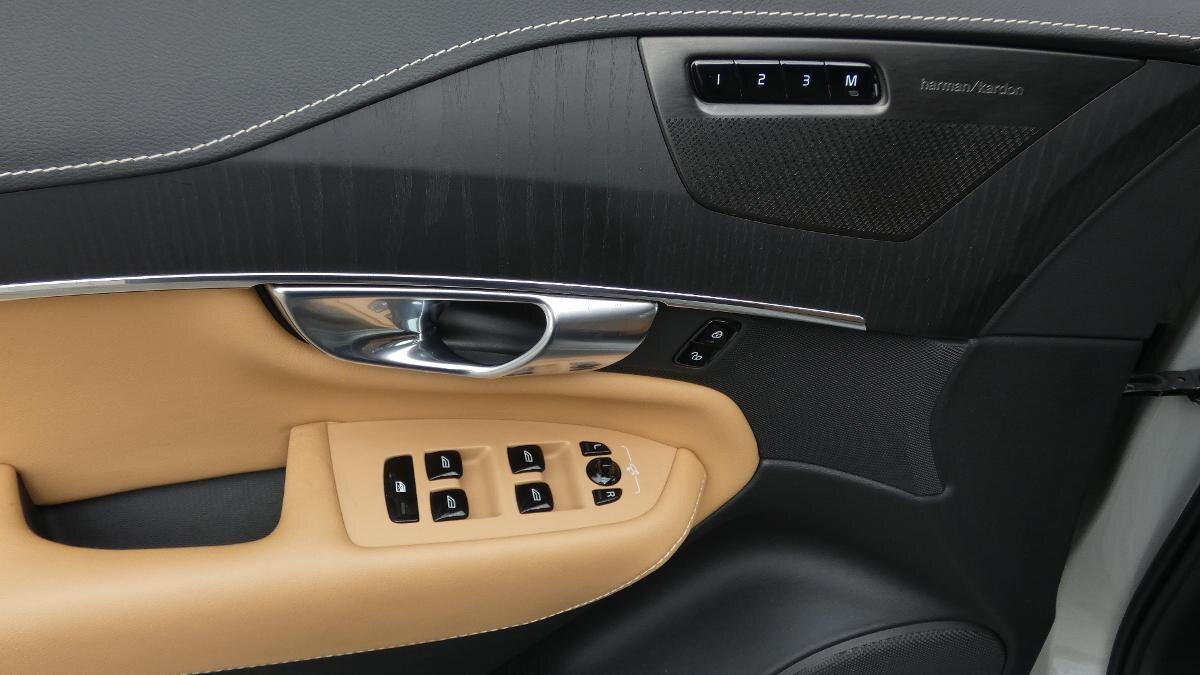 Volvo XC90 SUV / Terénní 2,0 l 220 kw