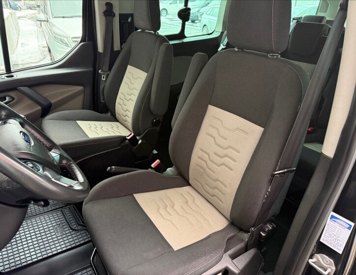 Ford Tourneo Custom MPV 2,2 l 92 kw