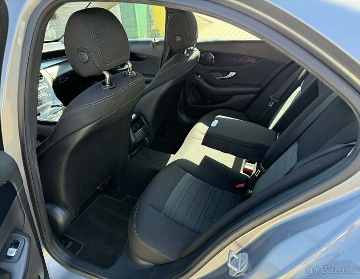 Mercedes-Benz Ostatní Sedan / Limuzína 0,0 125 kw