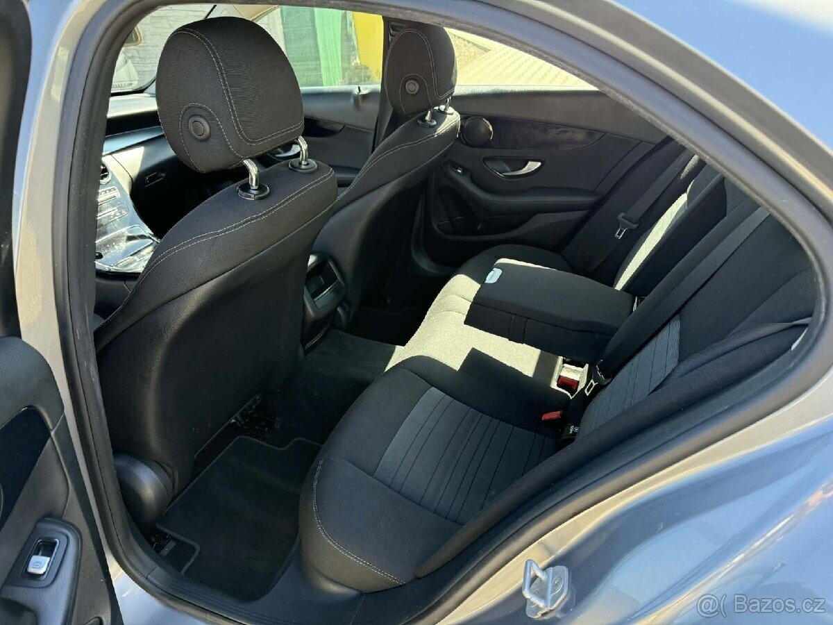 Mercedes-Benz Ostatní Sedan / Limuzína 0,0 125 kw