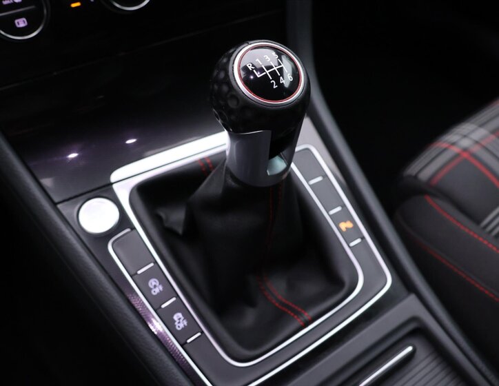 Volkswagen Golf Hatchback 2,0 l 169 kw