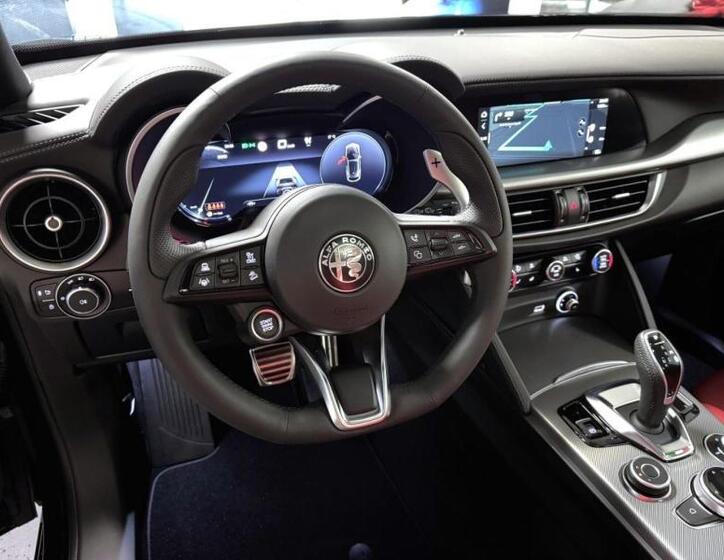 Alfa Romeo Stelvio 17