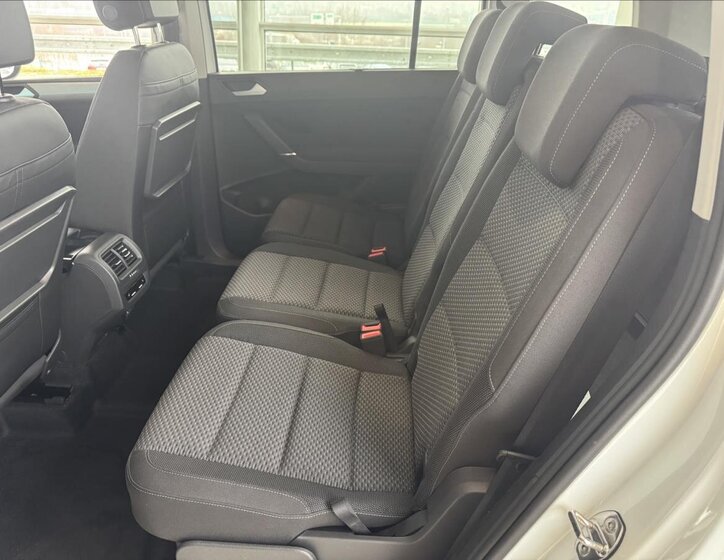 Volkswagen Touran MPV 1,5 l 110 kw