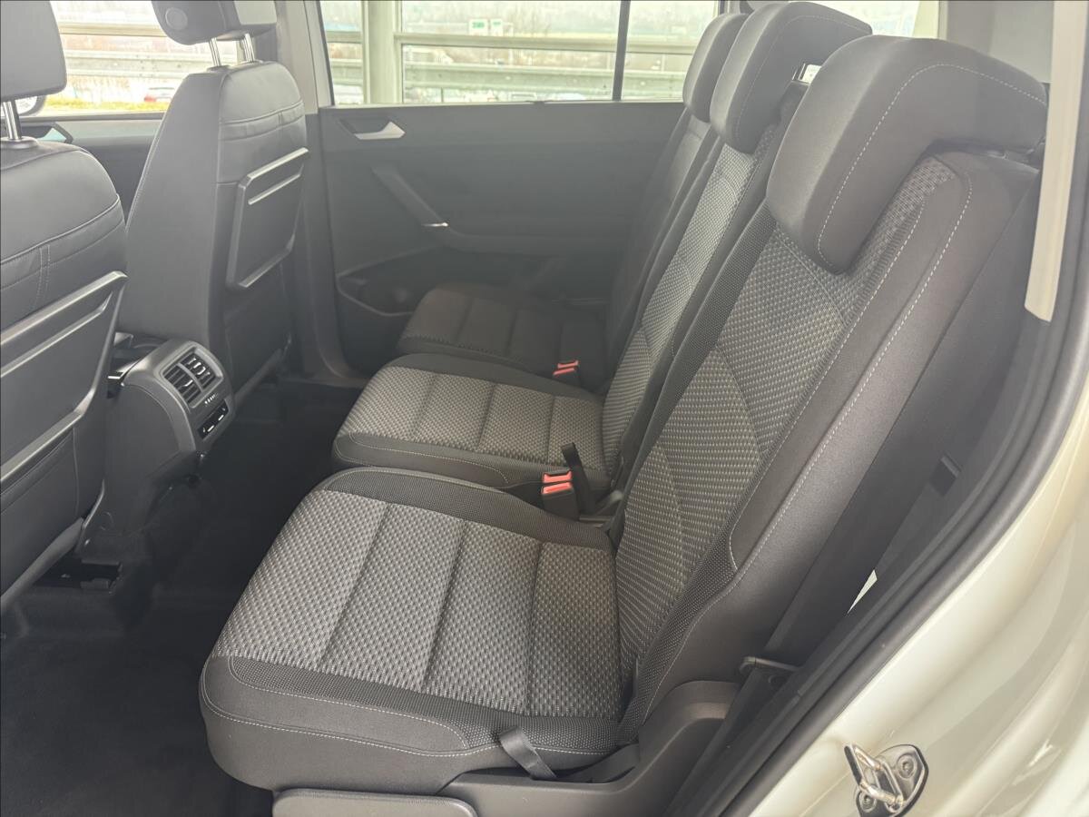 Volkswagen Touran MPV 1,5 l 110 kw