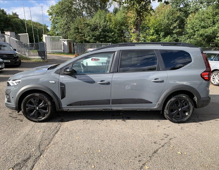 Dacia Jogger 8