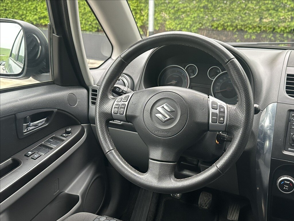 Suzuki SX4 Hatchback 2,0 l 99 kw