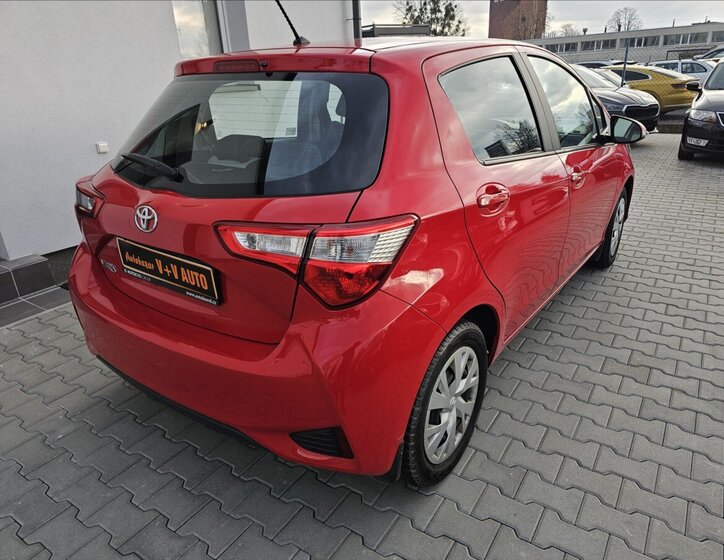 Toyota Yaris 6