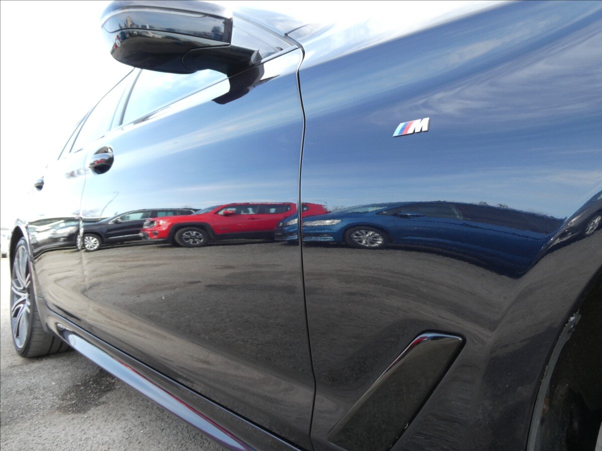 BMW Řada 5 Kombi 3,0 l 235 kw