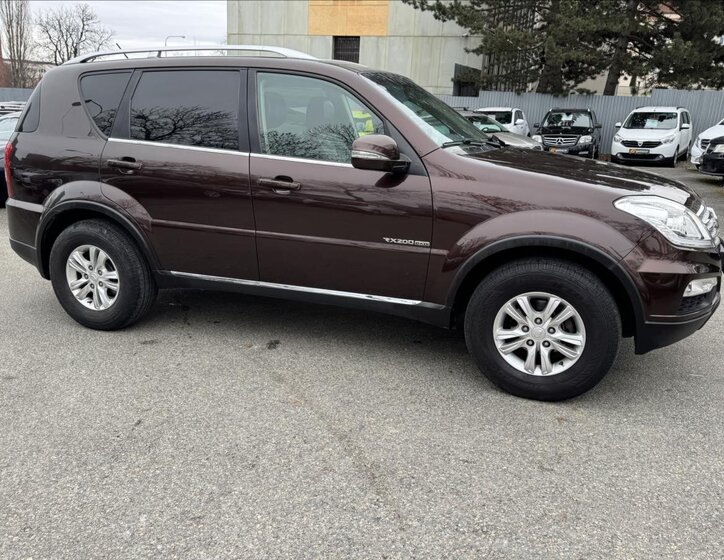 SsangYong Rexton SUV / Terénní 2,0 l 114 kw