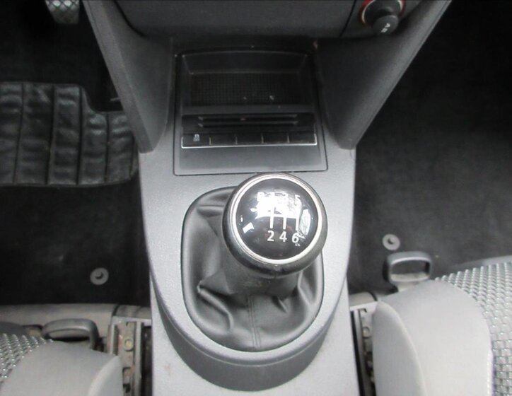 Volkswagen Touran Kombi 1,4 l 103 kw