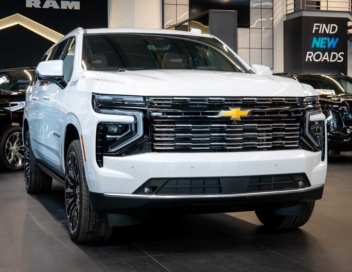 Chevrolet Suburban SUV 6,2 l 313 kw