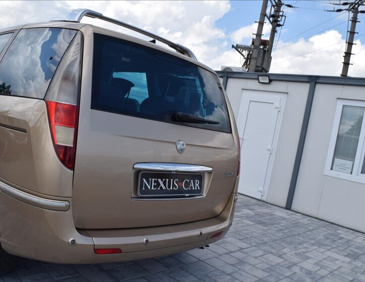 Lancia Phedra MPV 2,2 l 94 kw