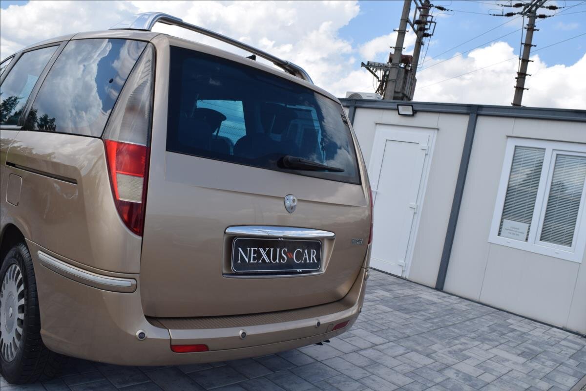 Lancia Phedra MPV 2,2 l 94 kw