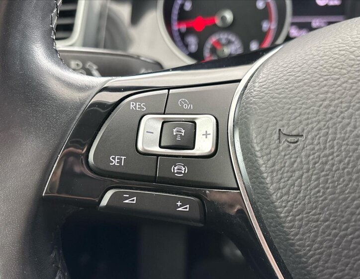 Volkswagen Golf Kombi 1,5 l 96 kw