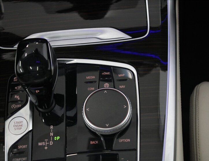 BMW X7 SUV / Terénní 3,0 l 195 kw