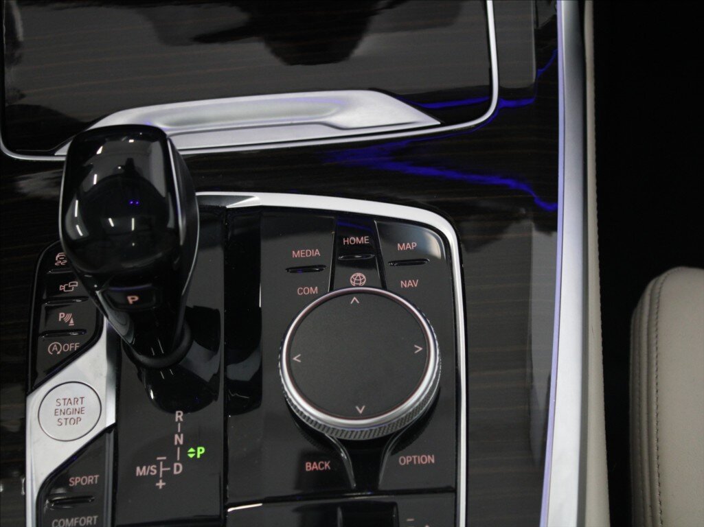 BMW X7 SUV / Terénní 3,0 l 195 kw