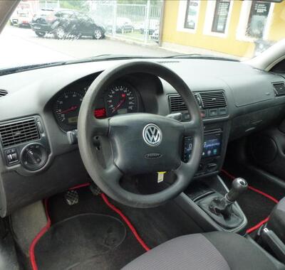Volkswagen Golf 11