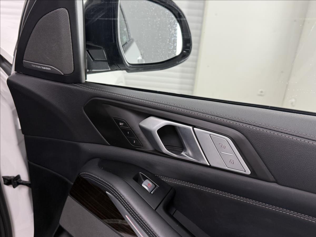 BMW X7 Kombi 3,0 l 250 kw