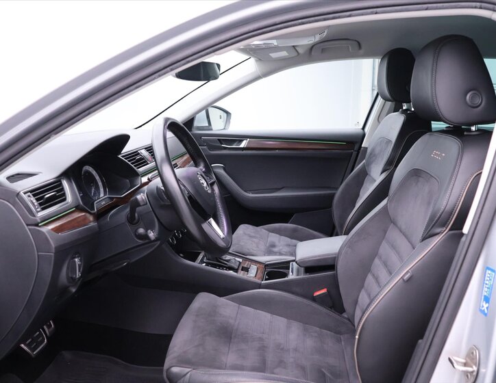 Škoda Superb 11