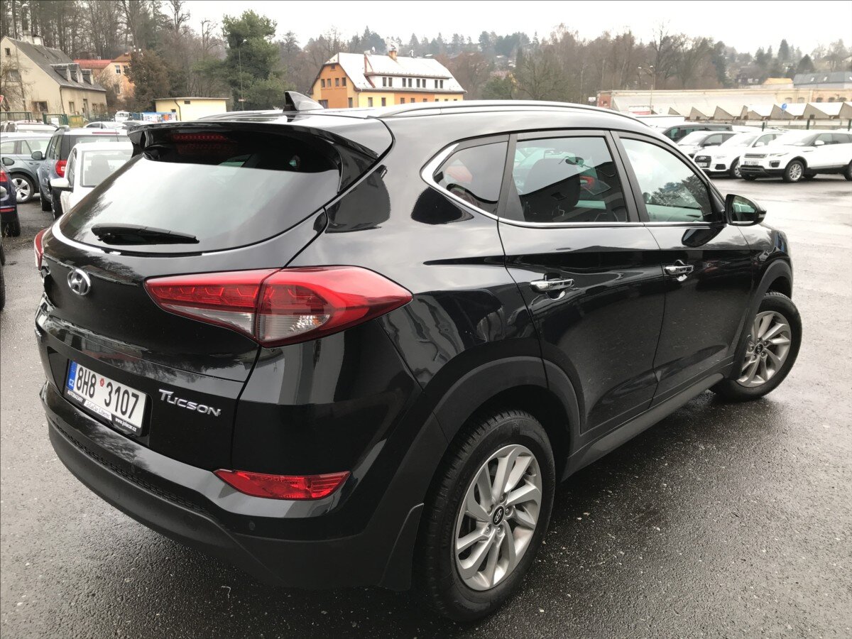 Hyundai Tucson CUV 1,7 l 104 kw