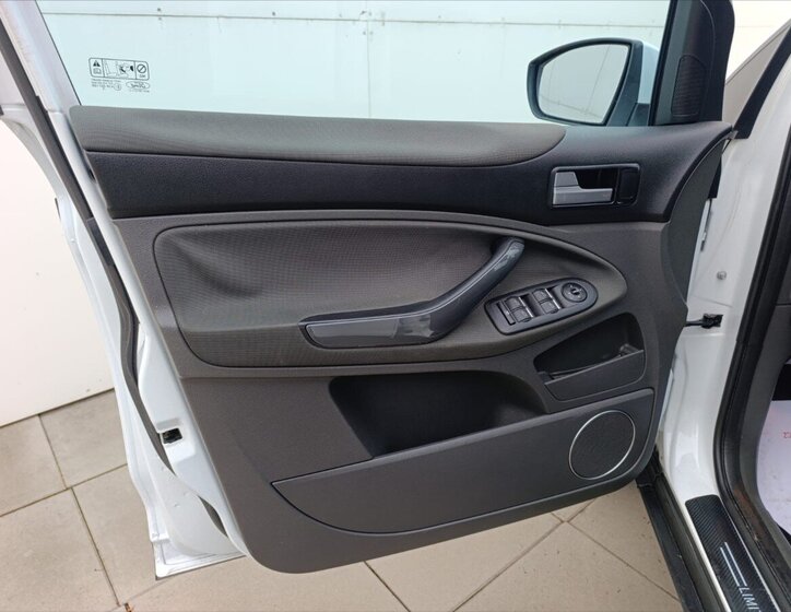 Ford Kuga SUV 2,0 l 120 kw