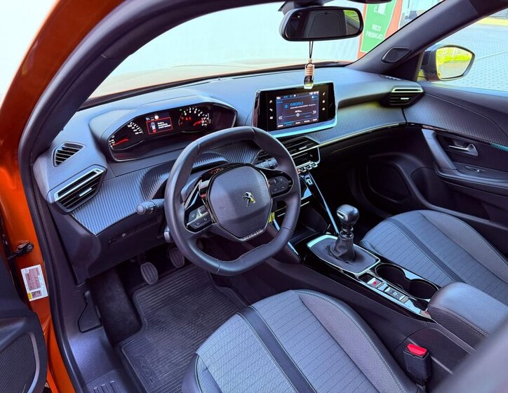 Peugeot 2008 Hatchback 1,2 l 74 kw