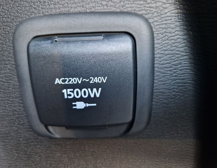 Mitsubishi Outlander SUV / Terénní 2,4 l 225 kw