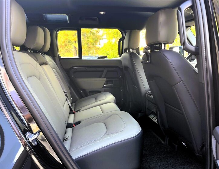 Land Rover Defender SUV / Terénní 3,0 l 147 kw