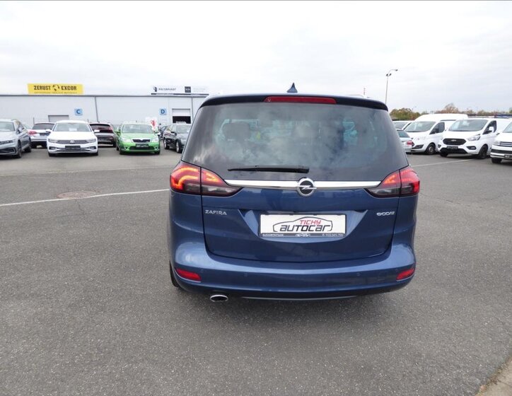 Opel Zafira 4