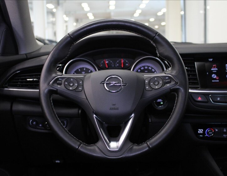 Opel Insignia 9