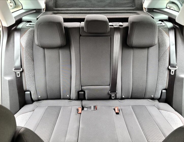 Peugeot 3008 SUV 1,5 l 96 kw