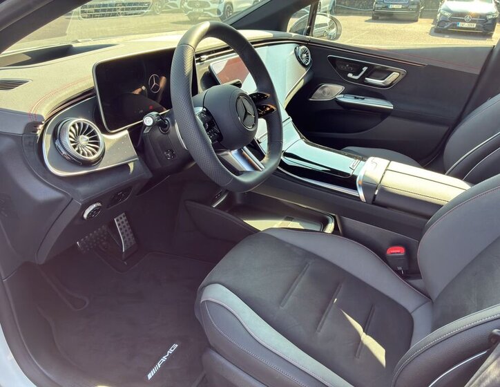 Mercedes-Benz EQE Sedan / Limuzína 0,0 215 kw