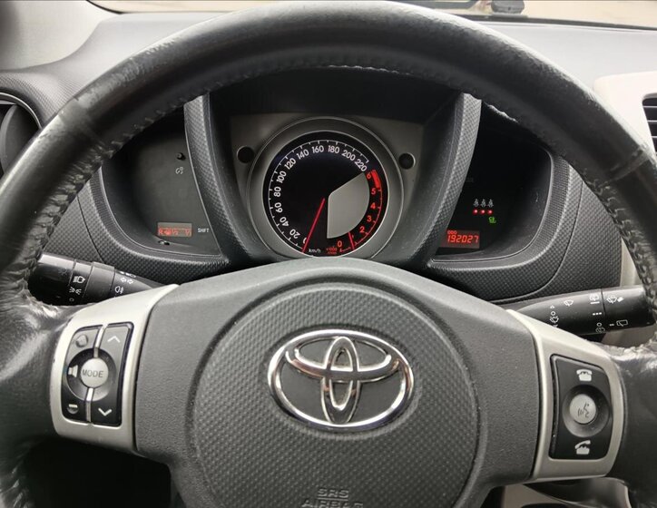 Toyota Urban Cruiser Hatchback 1,4 l 66 kw