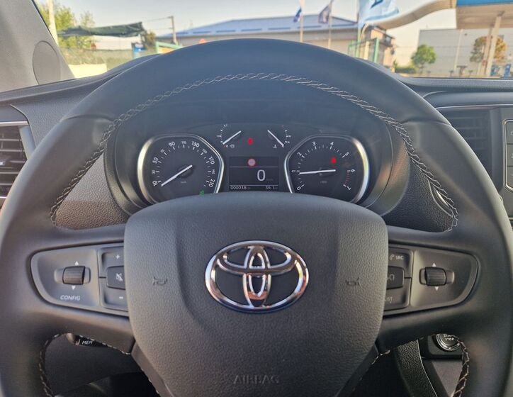 Toyota ProAce Verso 18