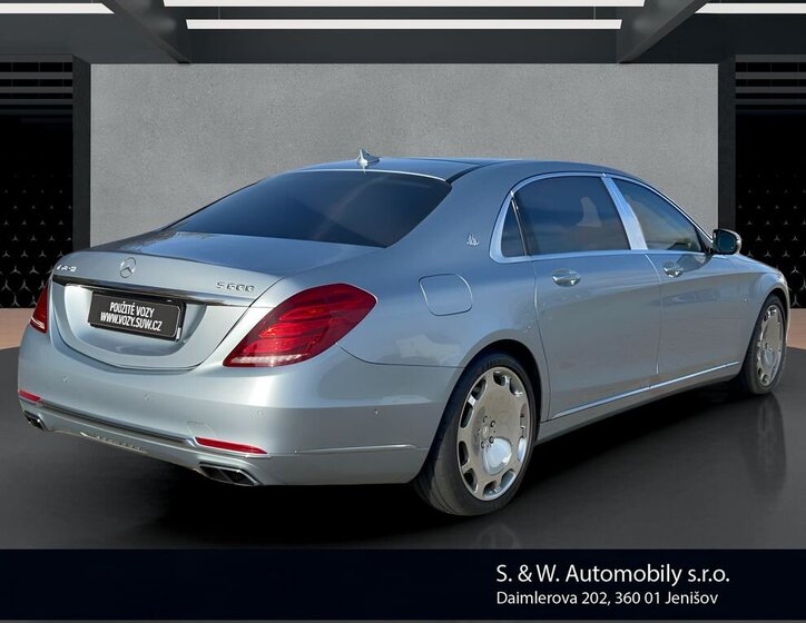 Mercedes-Benz Třídy S Sedan / Limuzína 6,0 l 390 kw