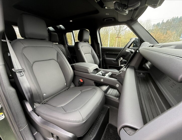 Land Rover Defender SUV / Terénní 3,0 l 184 kw