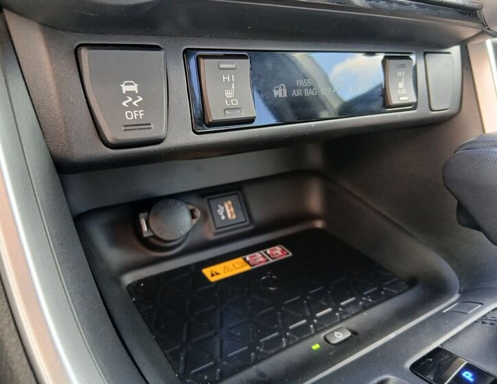 Toyota RAV4 SUV / Terénní 2,5 l 131 kw