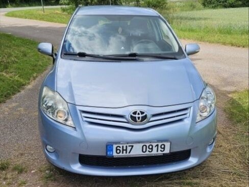 Toyota Auris Sedan / Limuzína 0,0 96 kw