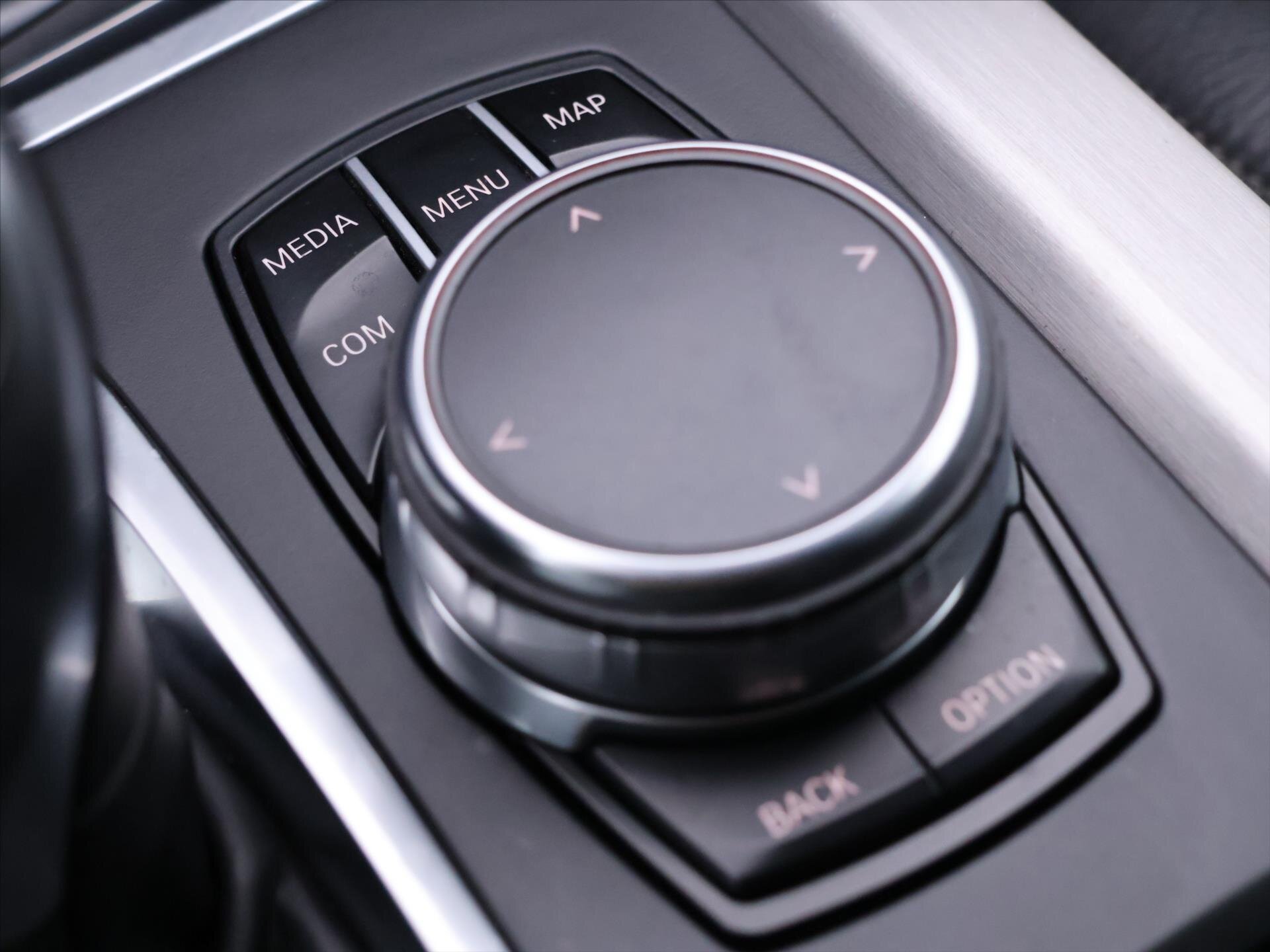 BMW X5 SUV / Terénní 3,0 l 230 kw