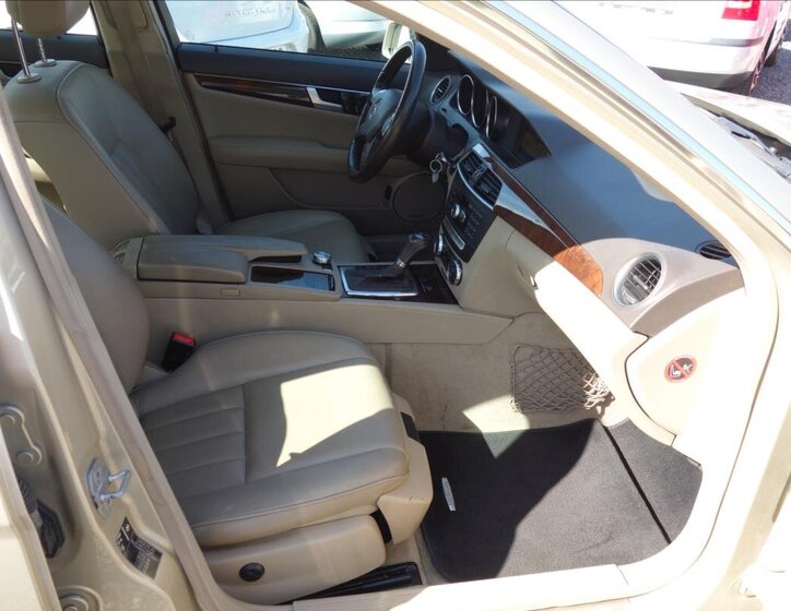 Mercedes-Benz Třídy C Sedan 3,0 l 170 kw