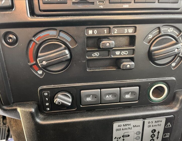 Land Rover Defender Ostatní 2,4 l 90 kw