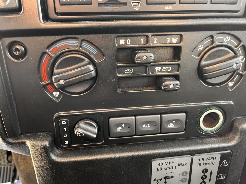 Land Rover Defender Ostatní 2,4 l 90 kw