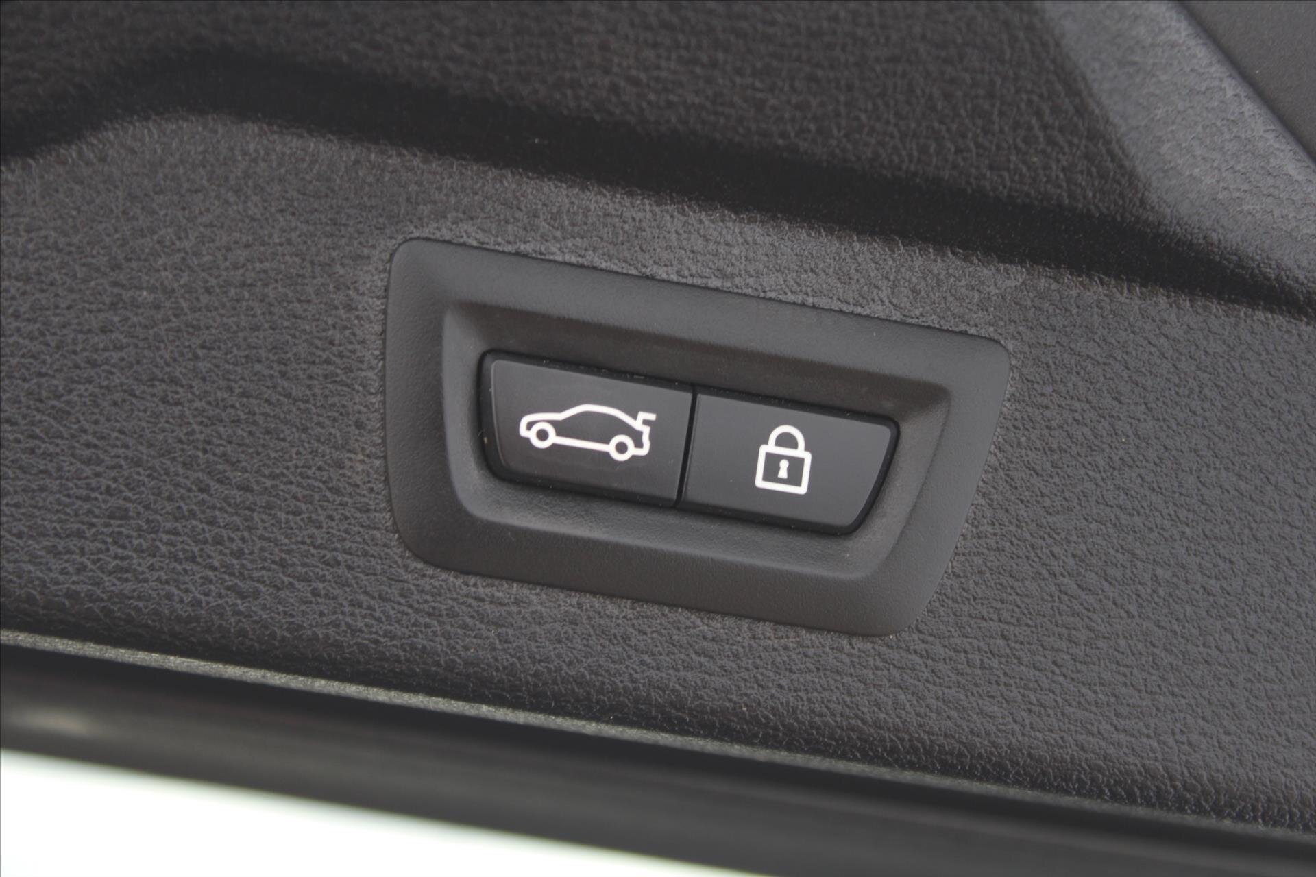 BMW X5 SUV 3,0 l 280 kw