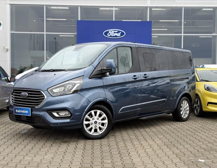 Ford Tourneo Custom 1